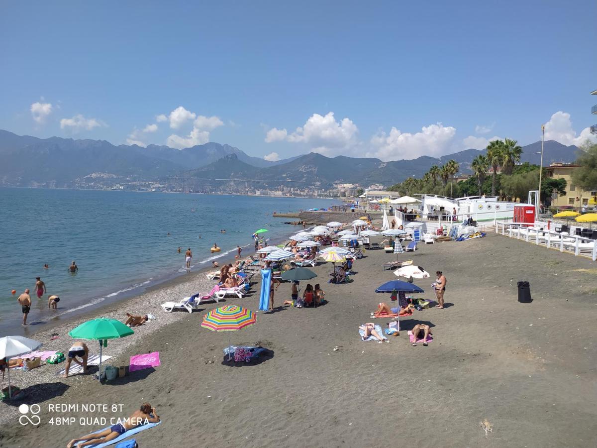B & B Civico 6 Rooms Salerno Dış mekan fotoğraf