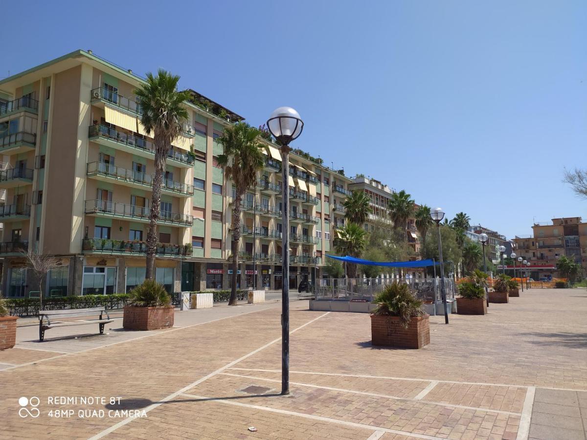 B & B Civico 6 Rooms Salerno Dış mekan fotoğraf