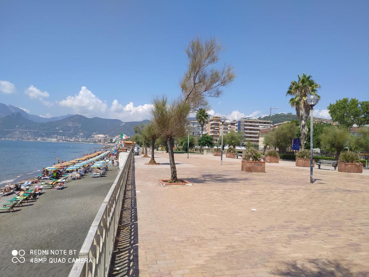 B & B Civico 6 Rooms Salerno Dış mekan fotoğraf