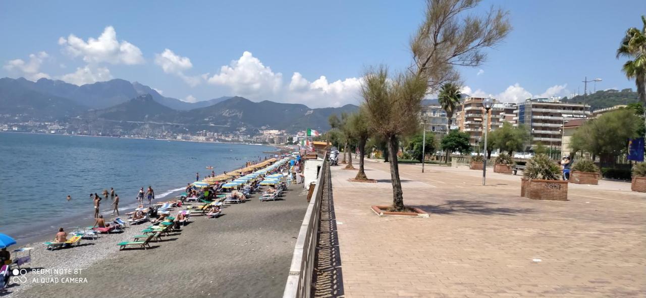 B & B Civico 6 Rooms Salerno Dış mekan fotoğraf
