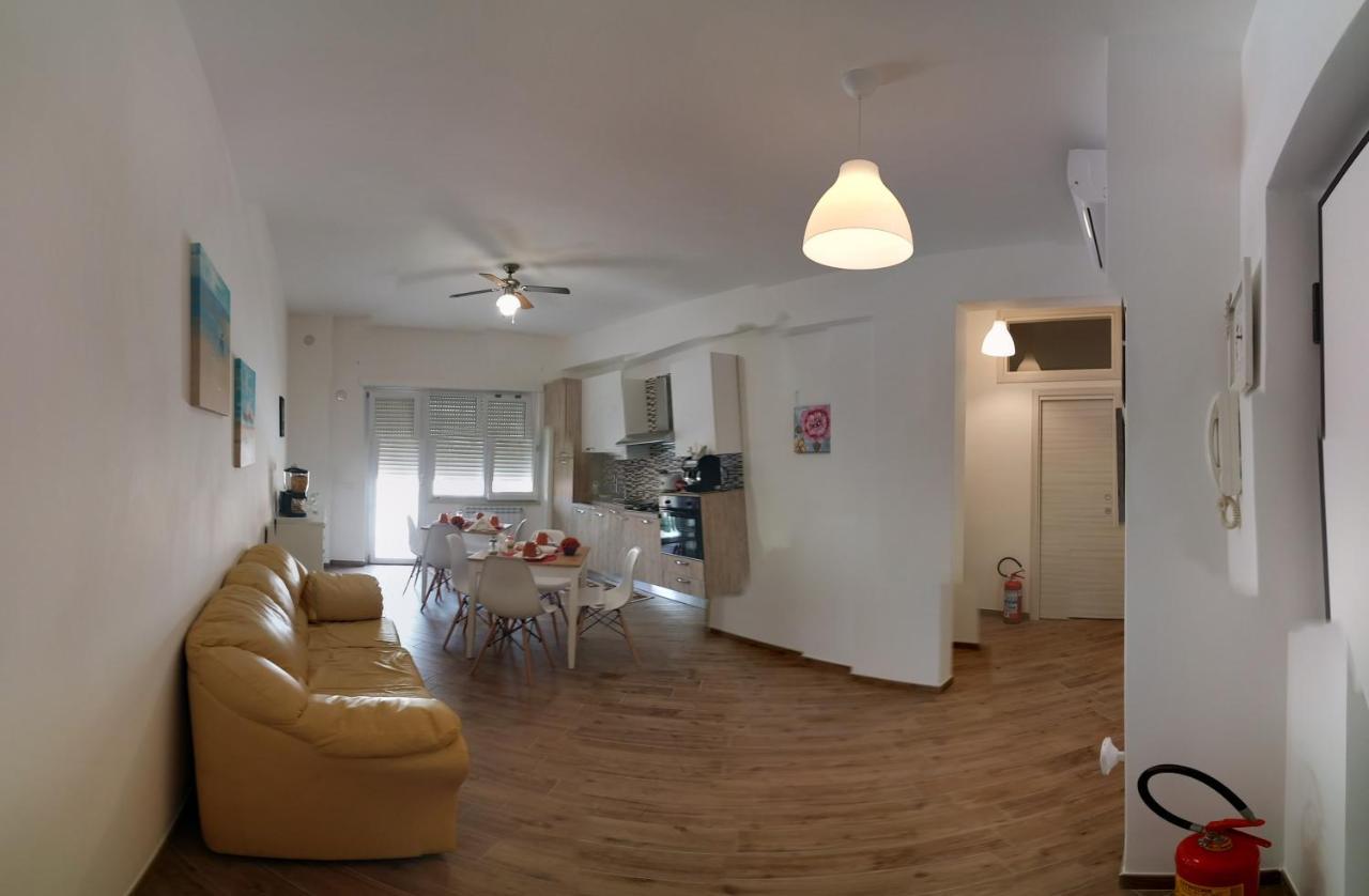 B & B Civico 6 Rooms Salerno Dış mekan fotoğraf
