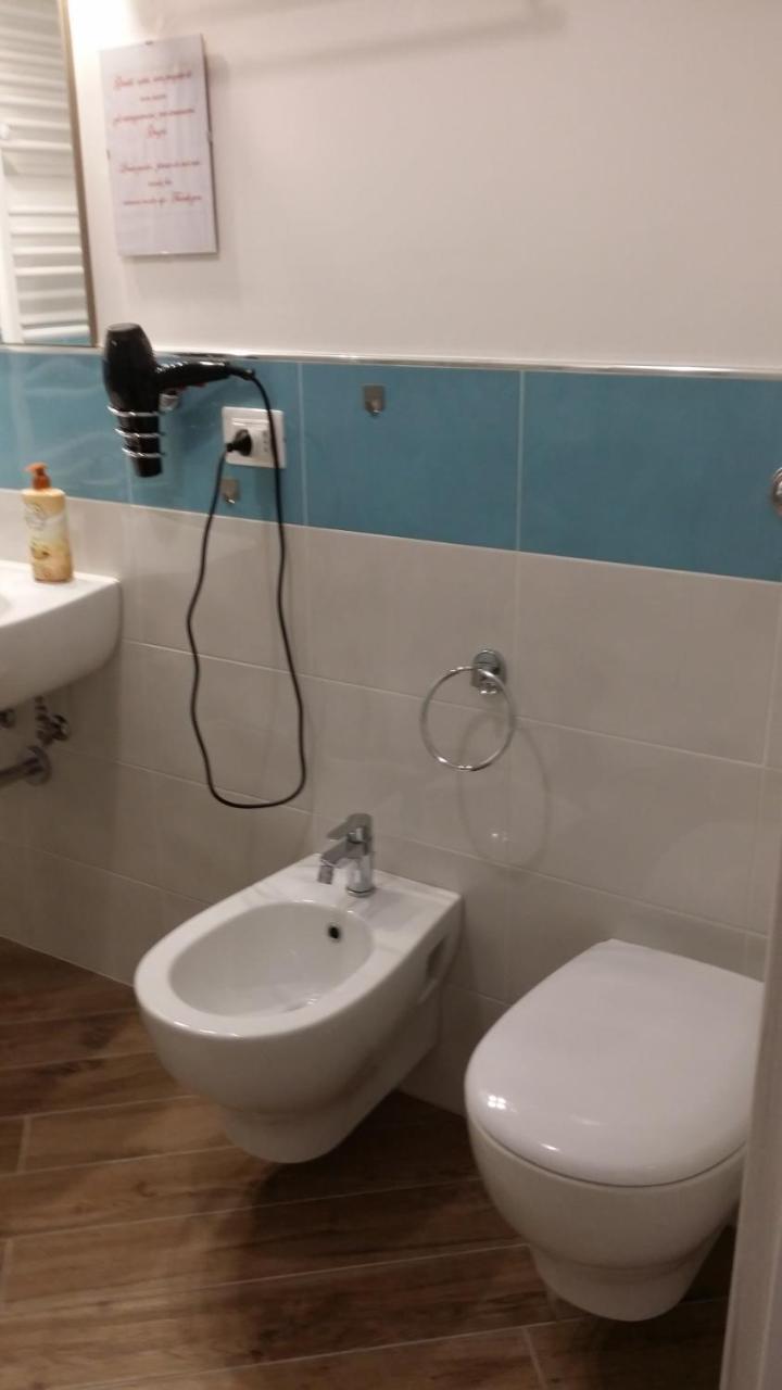B & B Civico 6 Rooms Salerno Dış mekan fotoğraf