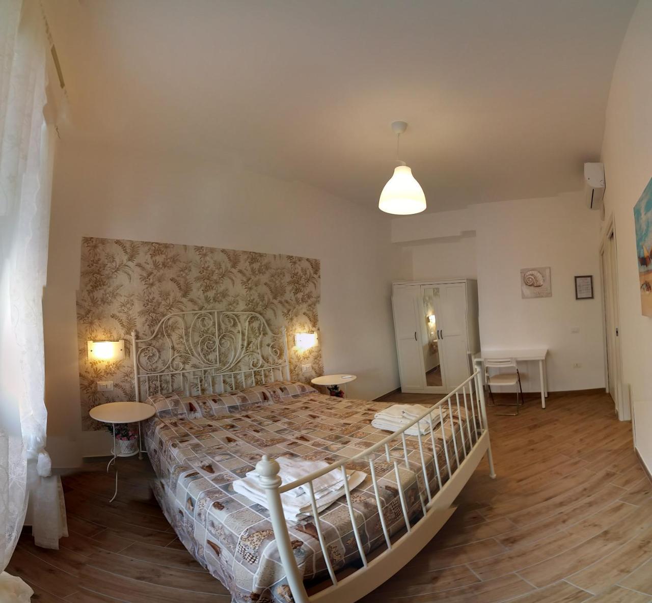 B & B Civico 6 Rooms Salerno Dış mekan fotoğraf