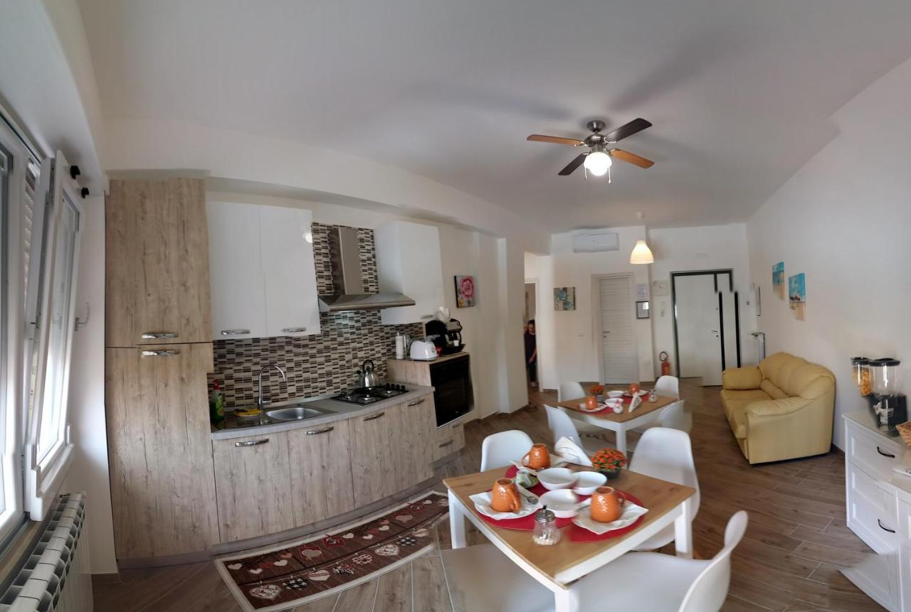 B & B Civico 6 Rooms Salerno Dış mekan fotoğraf