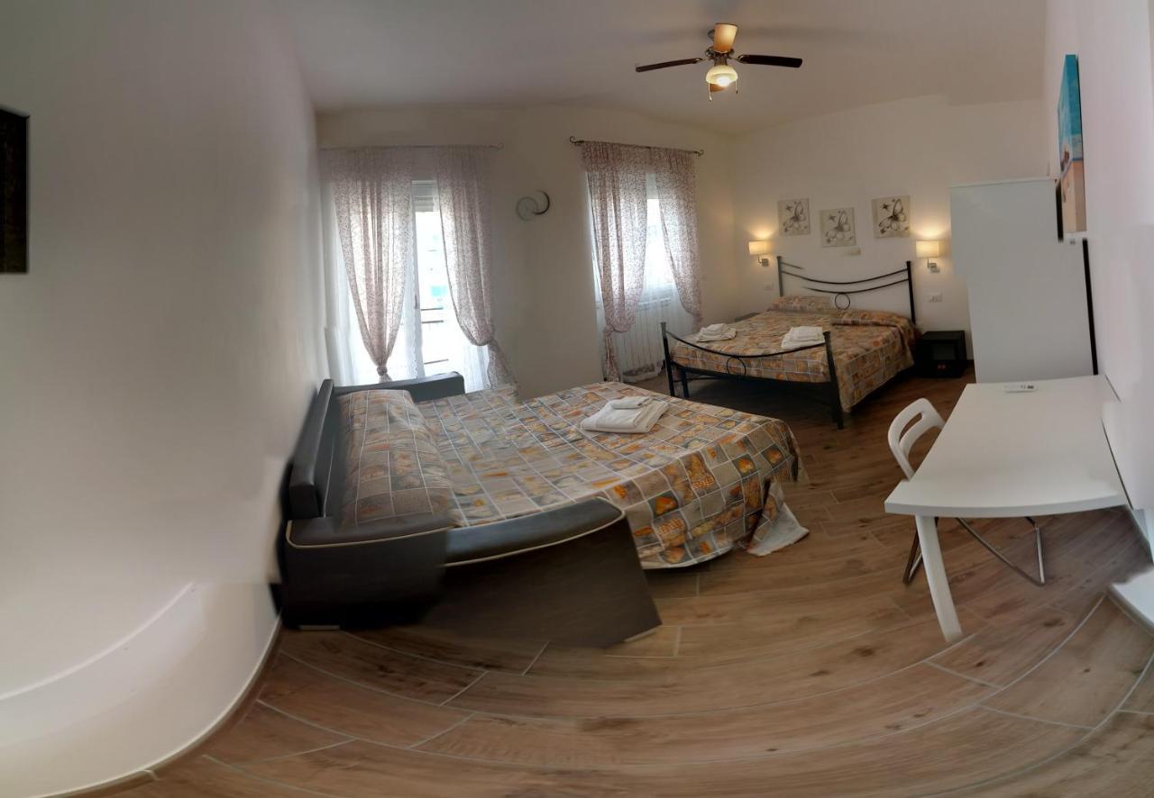B & B Civico 6 Rooms Salerno Dış mekan fotoğraf