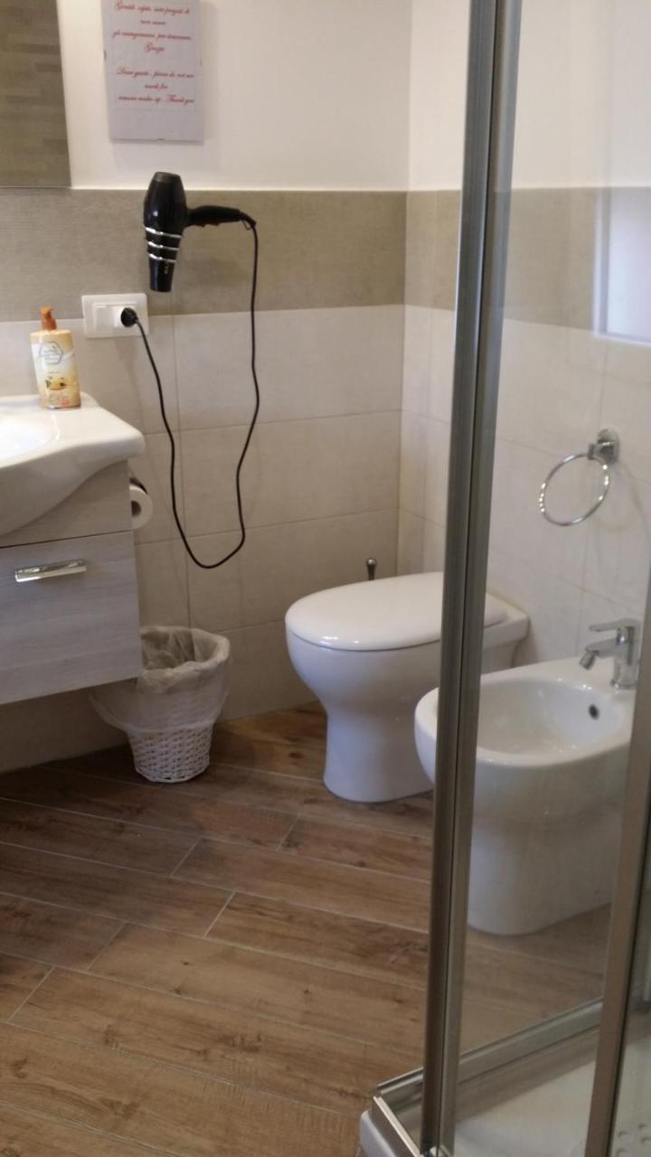 B & B Civico 6 Rooms Salerno Dış mekan fotoğraf