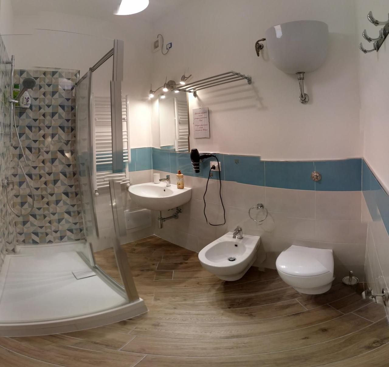 B & B Civico 6 Rooms Salerno Dış mekan fotoğraf