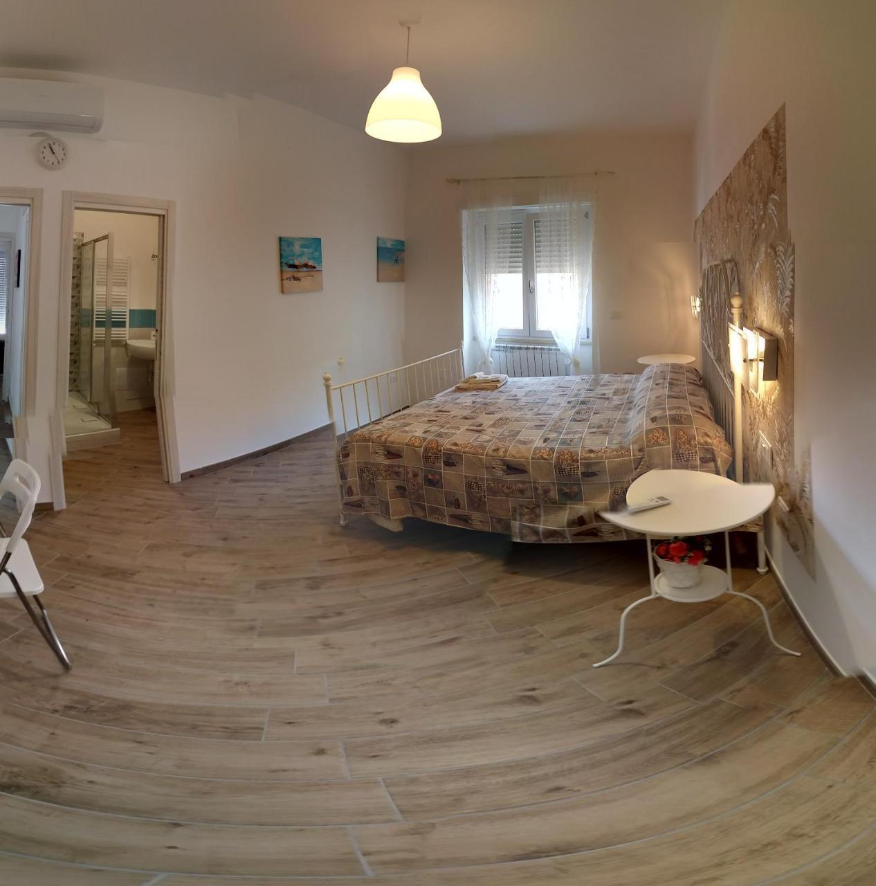 B & B Civico 6 Rooms Salerno Dış mekan fotoğraf